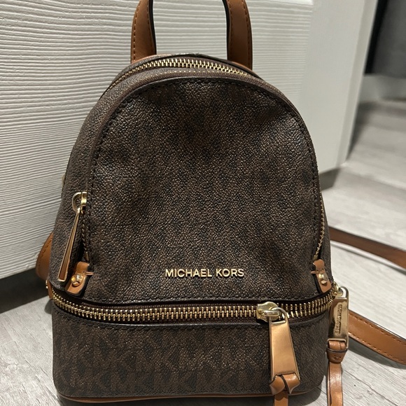 Michael Kors mini backpack - Picture 3 of 4